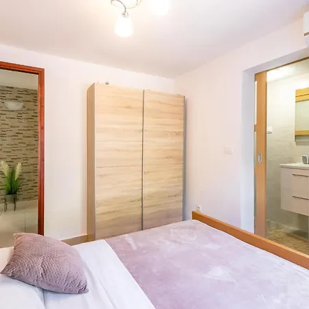 Awesome In With House Sea View Prizba