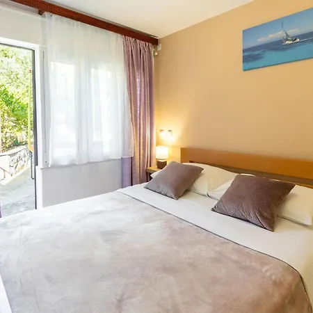 Awesome In With House Sea View