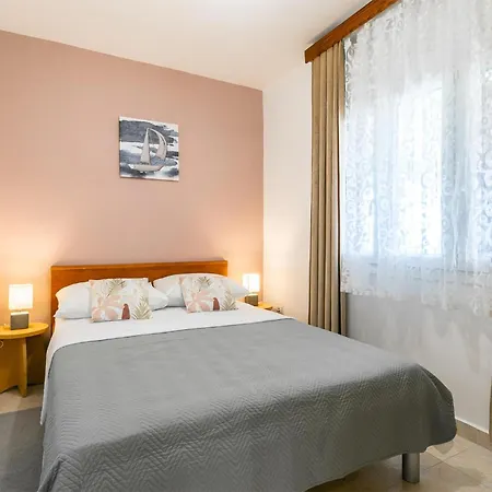 Luxurious Home In Prizba With Wifi Vikendica