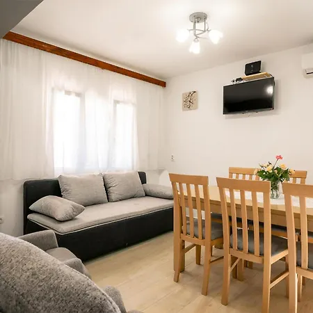 Luxurious Home In Prizba With Wifi