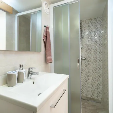 Luxurious Home In Prizba With Wifi * Prizba