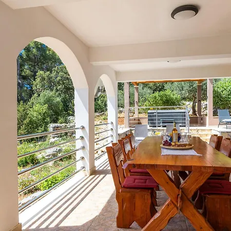 Luxurious Home In Prizba With Wifi
