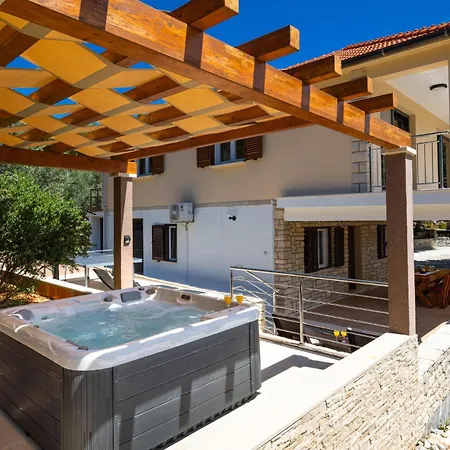 Luxurious Home In Prizba With Wifi Vikendica Prizba
